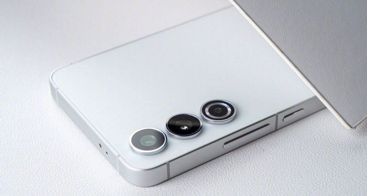 Les Samsung Galaxy S24 et Galaxy S24+ seront plats !