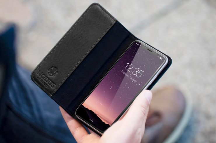 iPhone 8 in Nodus accessories