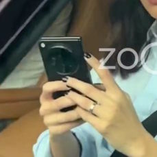 Anushka Sharma z OnePlus Open