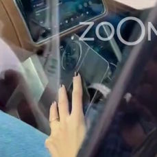 Anushka Sharma z OnePlus Open