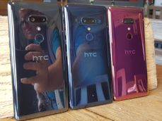 HTC U12+.