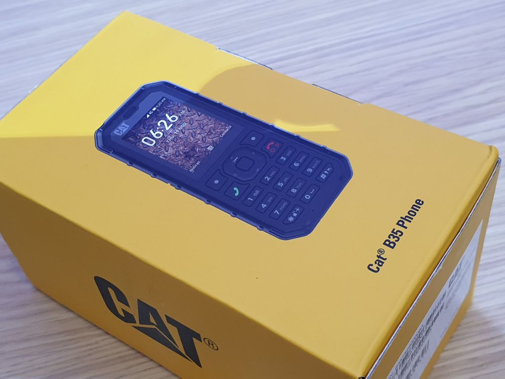 IFA 2018: CAT presents featurephone B35 