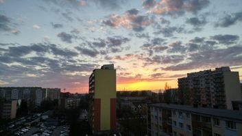 The same shot from the standard and the wide-angle lens