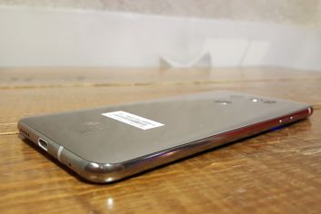 LG V30