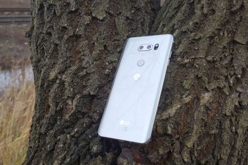 LG V30