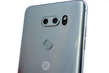 LG V30