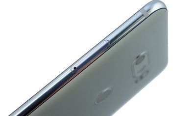 LG V30
