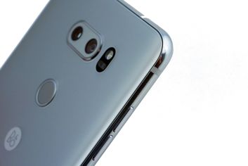 LG V30
