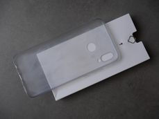 Packaging and accessories