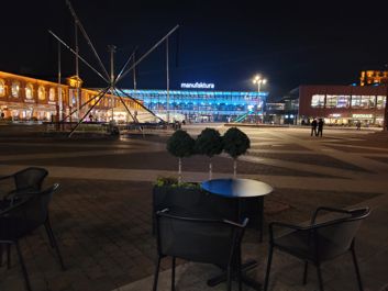 Photos in auto and night modes