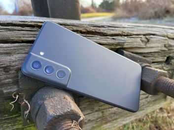 Samsung Galaxy S21 FE 5G Dual SIM review: Belated joy 