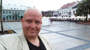 Selfie с приукрашиванием и без Selfie с приукрашиванием и без